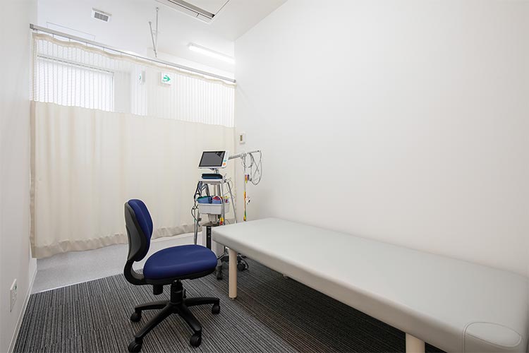 診察室４